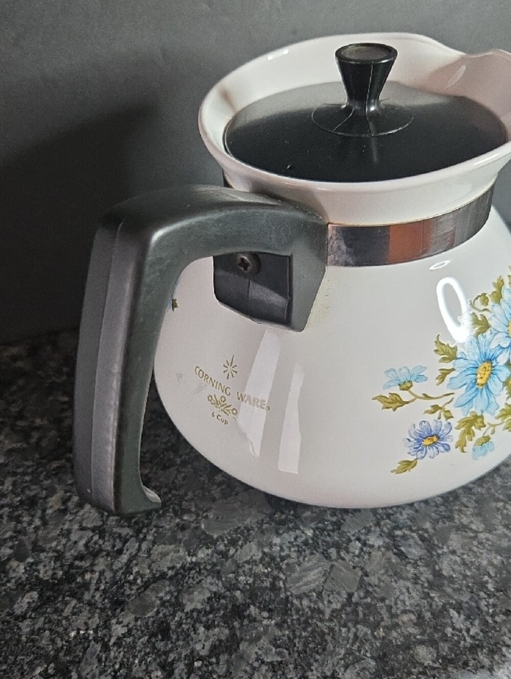 Corningware Vintage 1970's Chelsea Blue Daisy Pattern White Ceramic Teapot - Picture 6 of 15